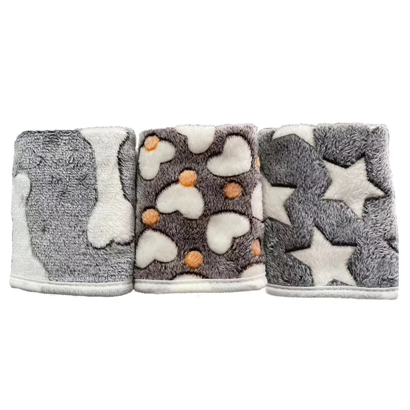 Soft And Fluffy Coral Fleece Pet Blanket Stars Bones Pattern Pet Mat Warm And Comfortable Blanket For Cat And Dogs Pet Supplies