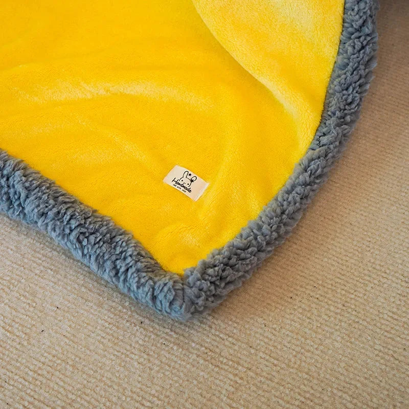 Thickened Dog Blanket Warm Dogs Sleep Pad Cotton Pet Blanket Soft and Comfortable Cat Cover Blanket Bed Sheet Pet Accessories